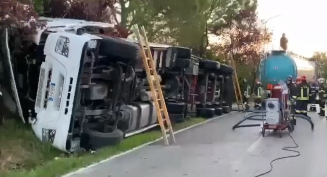 Moscufo (PE) - Autocisterna con metanolo si ribalta: travaso del carico (20.06.22)