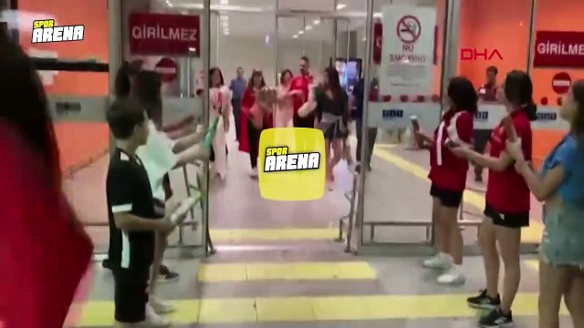 Ayşe Begüm Onbaşı, dünya ikinciliğiyle yurda döndü