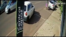 Imagens fortes: Vídeo monstra criança e mulher sendo atropeladas e prensadas contra carros
