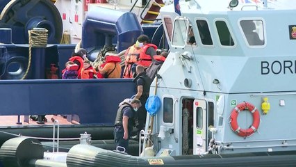 Cresce número de migrantes tentando atravessar o Canal da Mancha