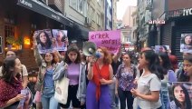 Üniversiteli Feminist Kolektif üyesi bir grup kadın, İstanbul Kadıköy’de; Pınar Gültekin cinayeti davasında, sanık Cemal Metin Avcı’ya verilen cezada “haksız tahrik indirimi” yapılmasını protesto etti.  Üniversiteli Feminist Kolektif üyesi bir grup kadın,