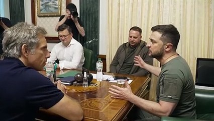 Ben Stiller califica de "heroe" a Zelenski, quien acusó a Rusia de tener de rehén a África