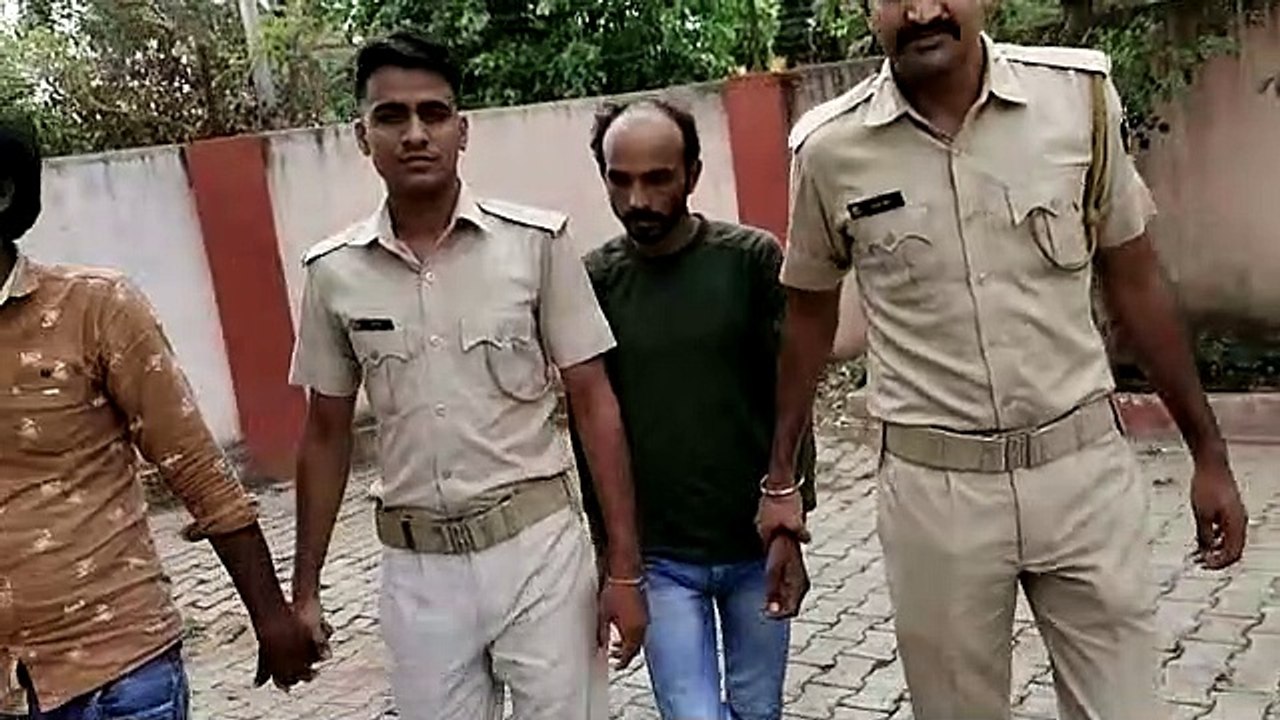 नकली पिस्टल से व्यापारी से लूट का किया प्रयास, ेआरोपियों को किया गिरफ्तार