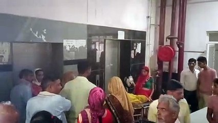 महीनों से लिफ्ट खराब, मरीजों का फूल रहा दम