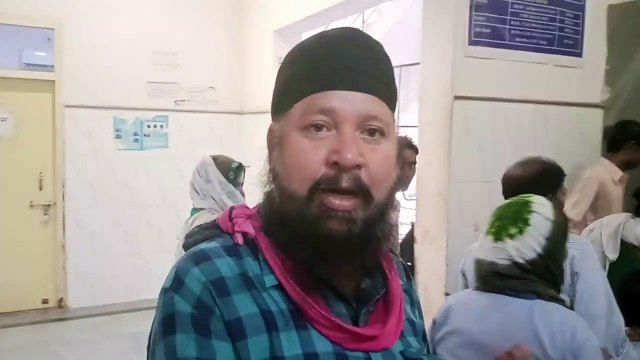 महीनों से लिफ्ट खराब, मरीजों का फूल रहा दम