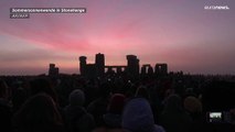 Sommer 2022 beginnt in Stonehenge - bei kühlen 8 Grad am frühen Morgen
