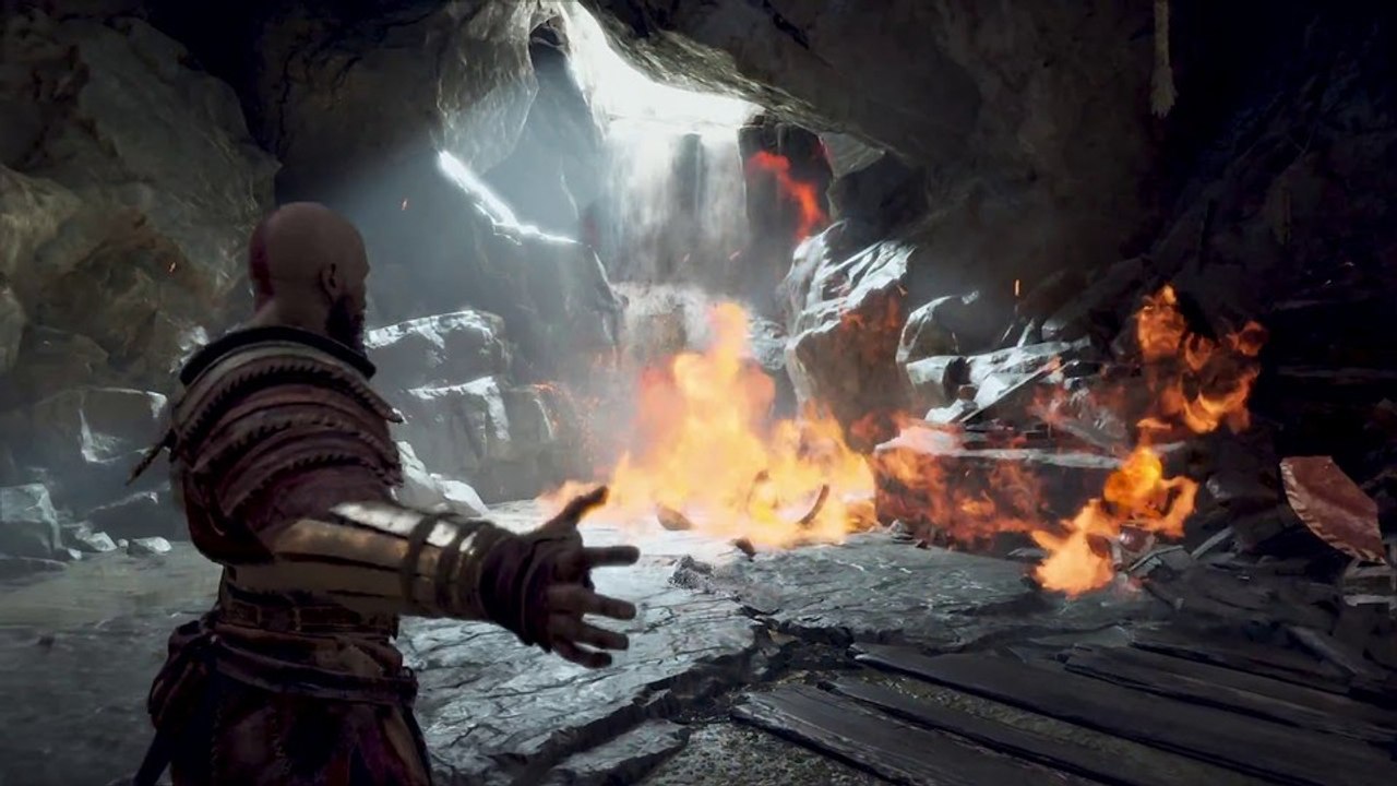 God of war - gameplay-trailer zeigt kratos in aktion gegen höllische dämonen