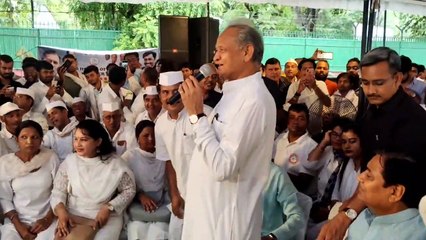 सीएम गहलोत का बयान,  'महाराष्ट्र में सरकार गिराने का षड़यंत्र कर रही है बीजेपी'