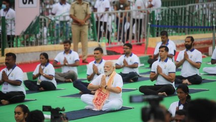 La India celebra el Día del Yoga con un mensaje de paz para la humanidad