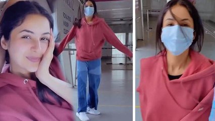 Shehnaaz Gill ने Flight में की ऐसी हरकत, Viral Video | Boldsky *Entertainment