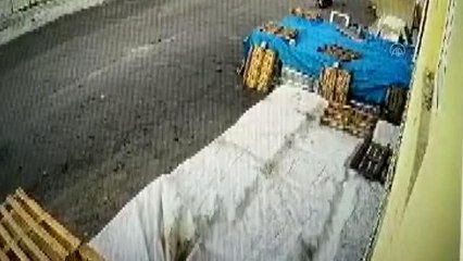 İş yerinden palet ve su hırsızlığı güvenlik kamerasında