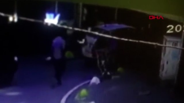 TV yönetmeni 4 yaşındaki oğluyla otomobilin altında kalmaktan son anda kurtuldu