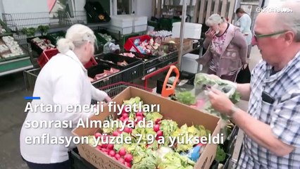 Almanya'da tarihi dolmuş ürünlerin satıldığı gıda bankaları önündeki kuyruk uzuyor