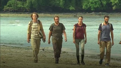 VOICI : Finale de Koh-Lanta : pourquoi jusqu’à la saison 6 les candidats portaient-ils des chaussures sur les poteaux ? (1)