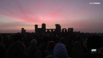 Sin nubes en Stonehenge para admirar el solsticio de verano, en el día más largo del año