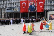 Zonguldak'ın kurtuluşu ve Uzun Mehmet'i anma programı törenlerle kutlandı