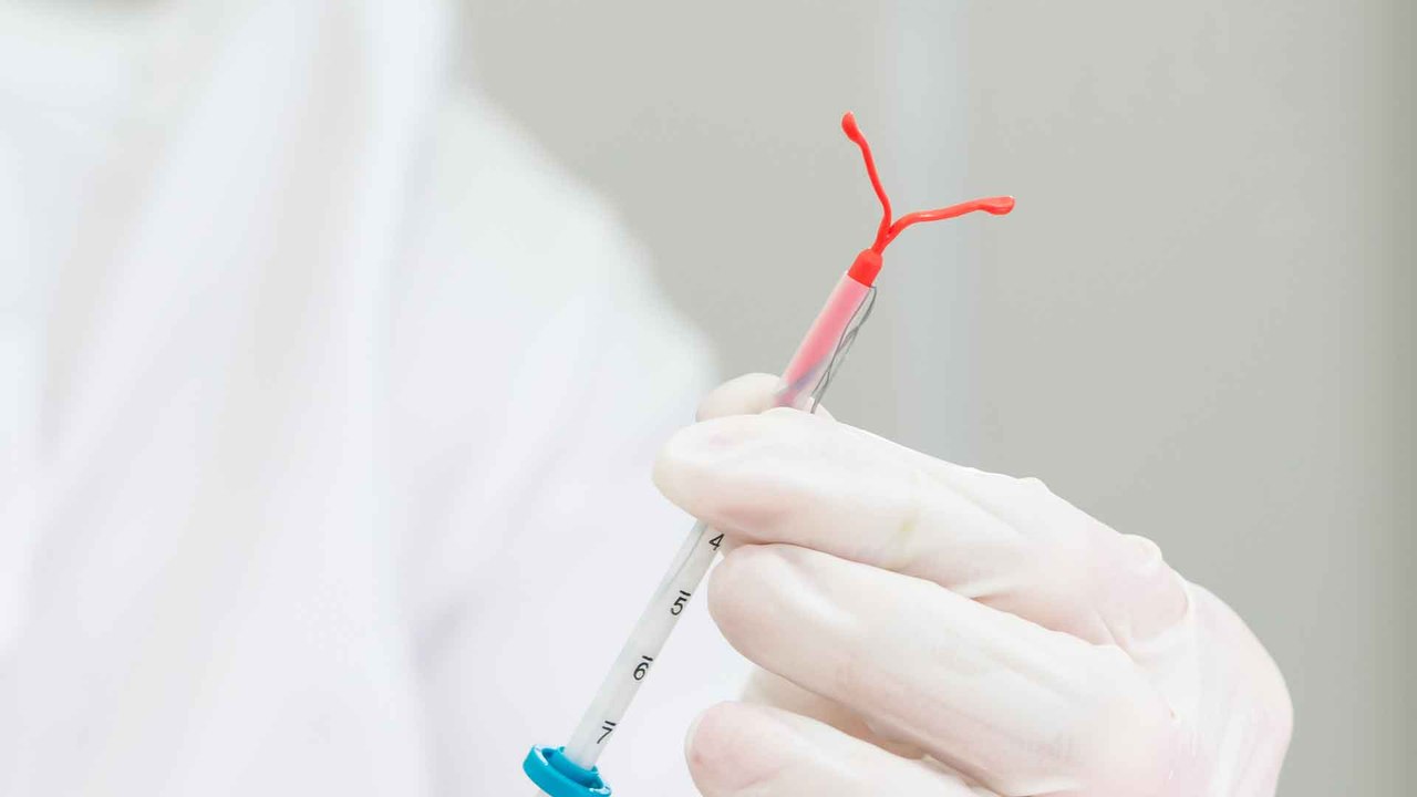 Schwanger trotz Kupferspirale: So sicher ist das hormonfreie Verhütungsmittel