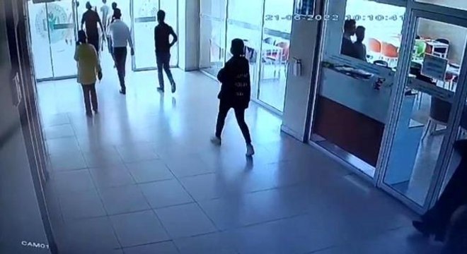 Son dakika haber: Van'da deprem anı kameralarda