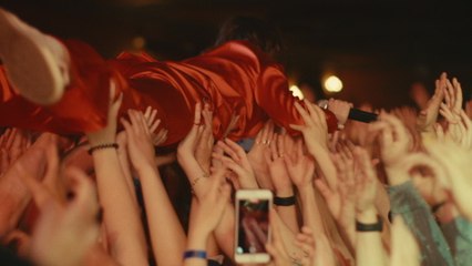 The Greeting Committee - She's A Gun