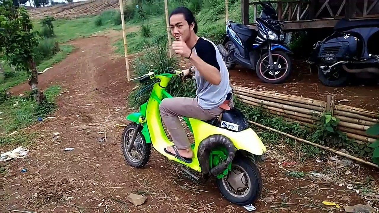 Vespa World Vespa Indonesia Latihan grass track