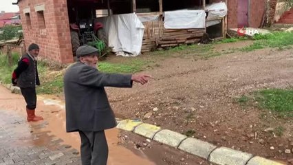 Bolvadin'de sel... Geçen ay evleri yıkılan ailenin şimdi de sığındıkları derme çatma yapıyı su bastı