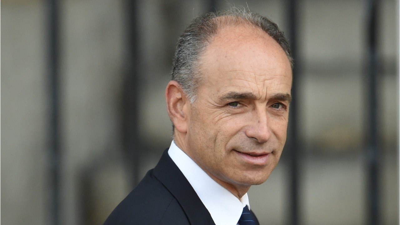 GALA VIDEO - “Tu restes ou tu dégages !” : ça chauffe entre Jean-François Copé et Aurélien Pradié