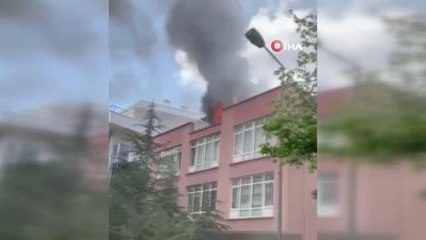 Başkent'te teras yangını korkuttu