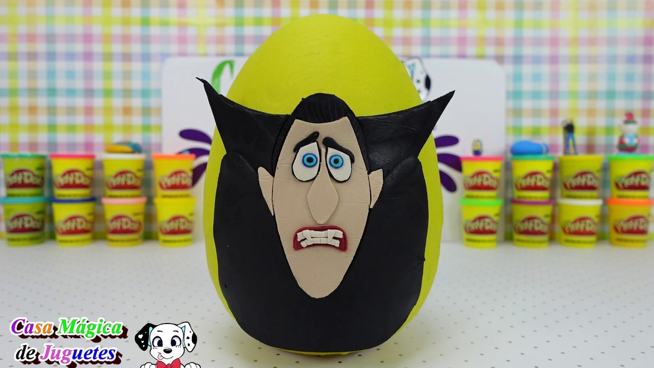 Huevo Gigante Sorpresa de Plastilina Playdoh de Dracula de Transilvania