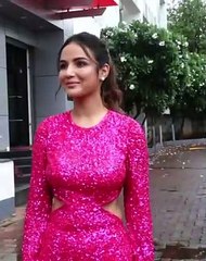 Jasmin Bhasin  Looks Stunning In Pink