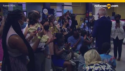 Los Biden visitan a los niños que reciben la vacuna Covid-19 en una clínica de Washington DC