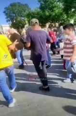 Ahsen TV sunucusu Bülent Yapraklıoğlu'na tekme tokat saldırdılar