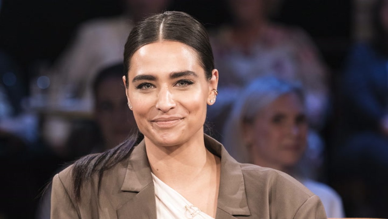 Doppelmoral? amira pocher in der kritik