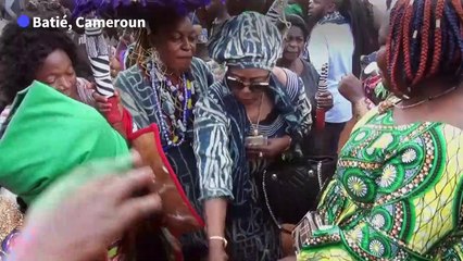 Cameroun : le ndop, tissu autrefois sacré mais aujourd'hui menacé