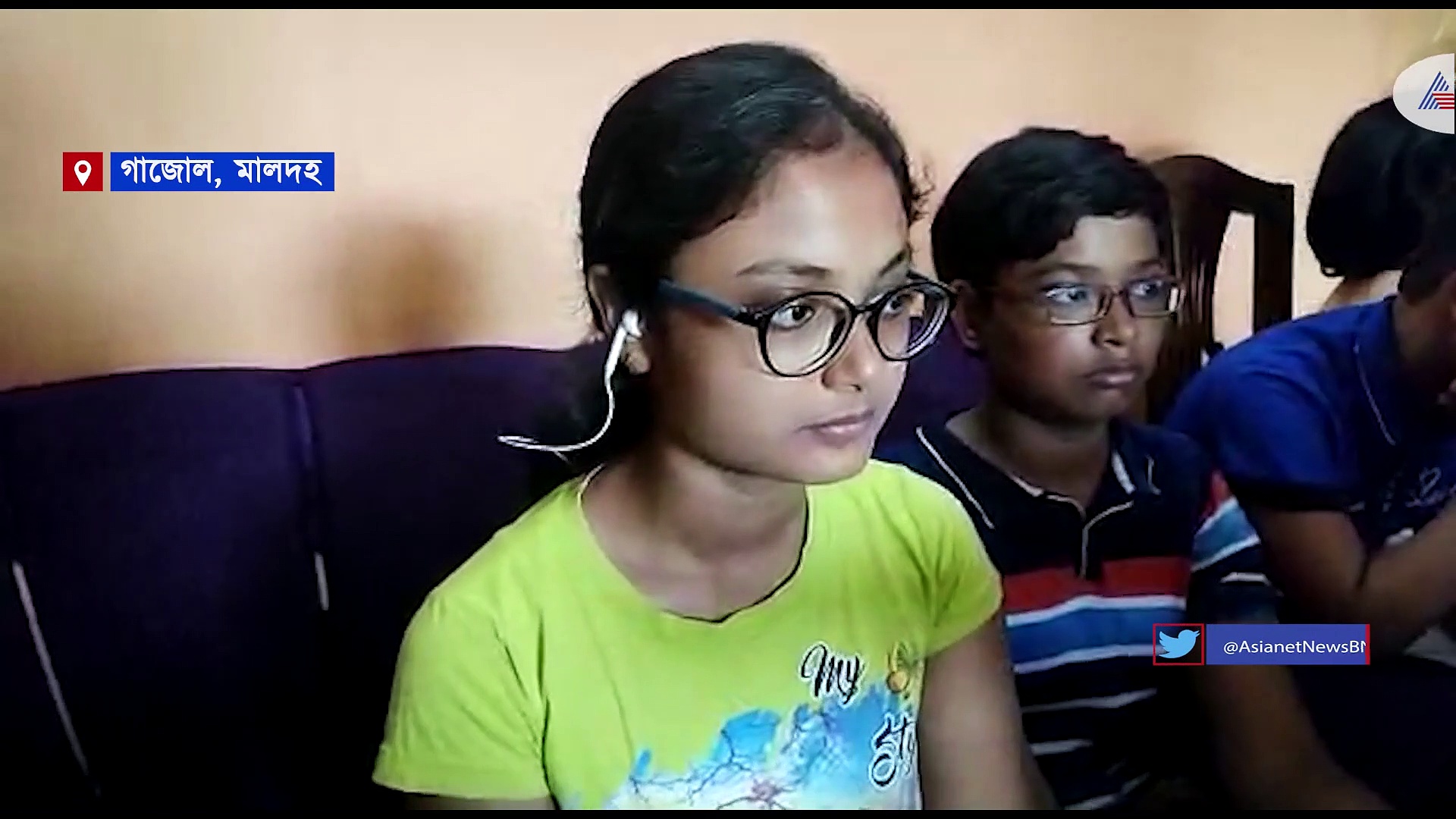 মাধ্যমিকে মেয়েদের মধ্যে প্রথম গাজোলের কৌশিকী, বড় হয়ে চিকিৎসক হতে চায় সে