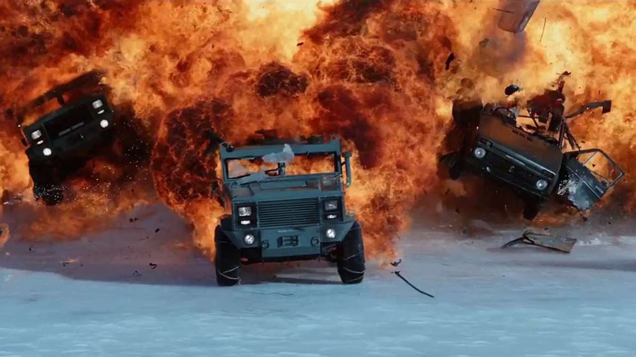 Fast & Furious 8 - Film-Trailer: Spektakuläre Stunts mit Autos, Panzern und einem U-Boot
