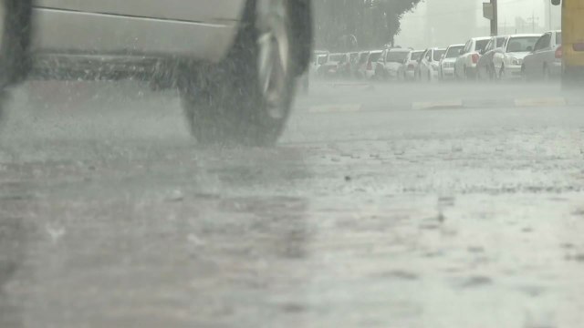 [날씨] 오늘도 무더위...내일 전국 장마, 국지성 호우 주의 / YTN