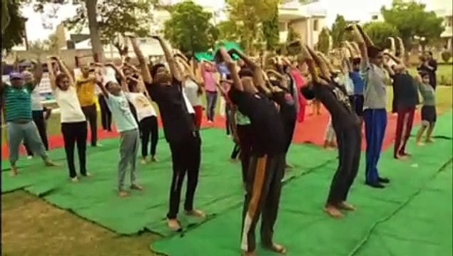 Yoga Dayबच्चों व बड़ों ने उत्साह से लिया योग दिवस पर कार्यक्रम में भाग