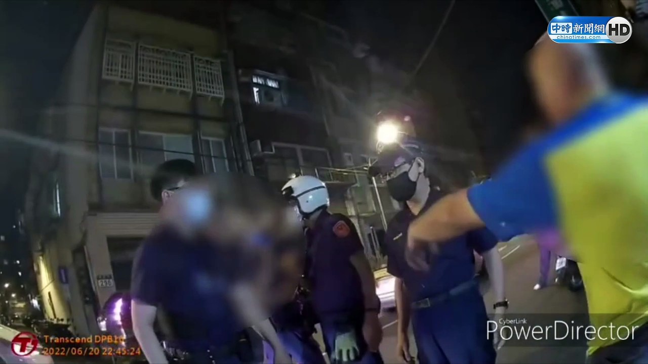 男子和友人到卡拉OK飲酒作樂後鬧事畫面