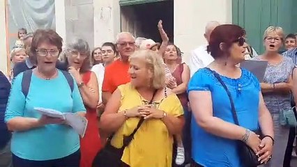 Ambiance pour la fête de la musique 2022 à La Ferté-Bernard avec les chants de Marie-Laure Thébault