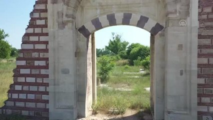 Edirne Sarayı'nın kalıntılarında kazı çalışmaları sürüyor