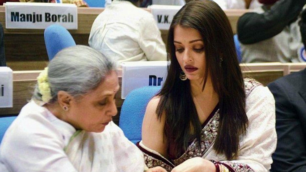 aishwarya rai ki bad gyi ab muskile l bollywood news l live news with pooja l aishwarya rai l amitab