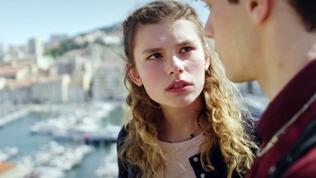 Plus belle la vie : [Indiscrétion] - Le corbeau met Sunalee et Dimitri en danger