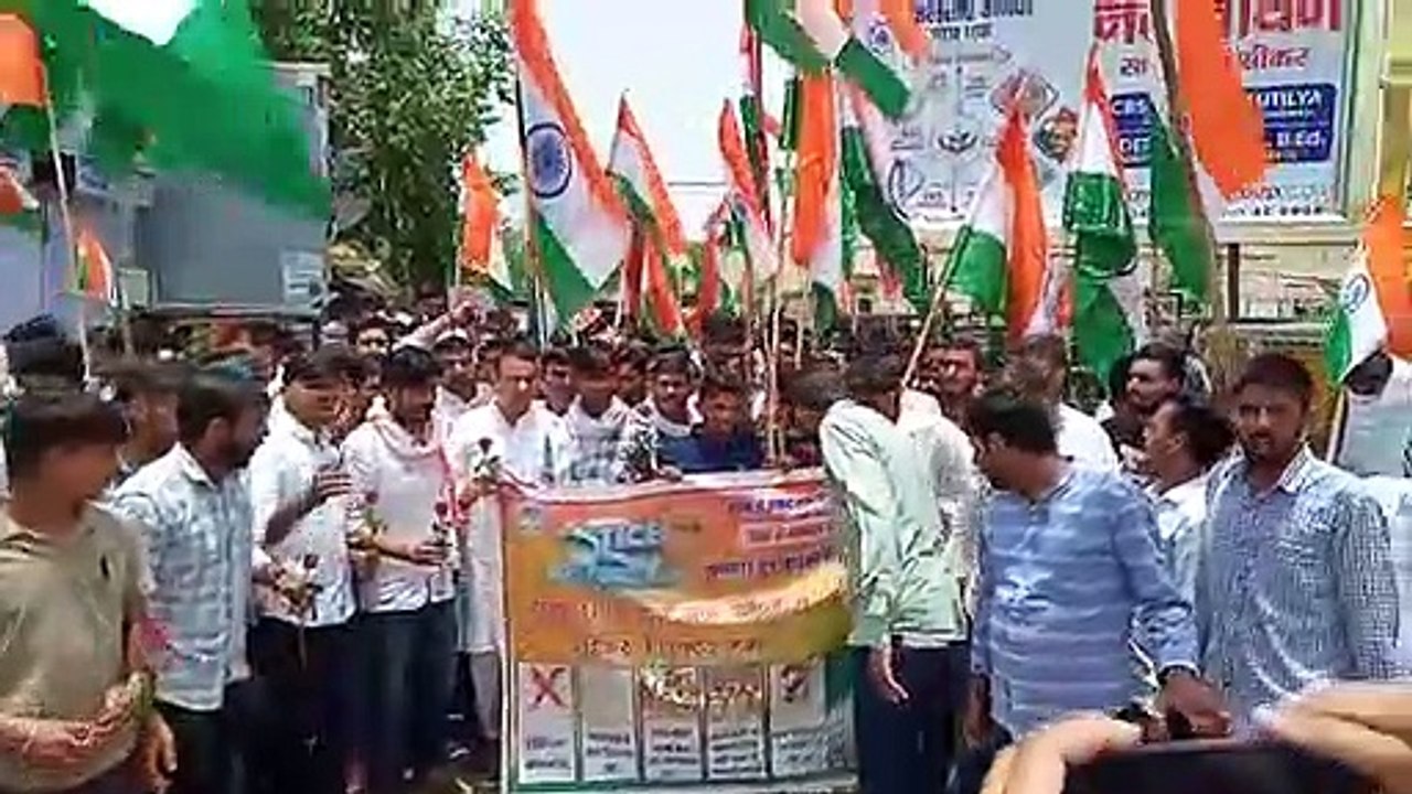अग्निपथ का विरोध: एनएसयूआई ने रैली निकालकर जताय...