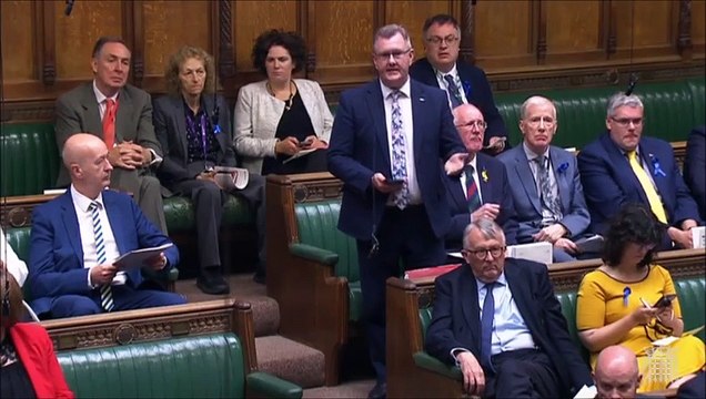 Jeffrey Donaldson warns of a hard border in Ireland (and Claire Hanna is not impressed)