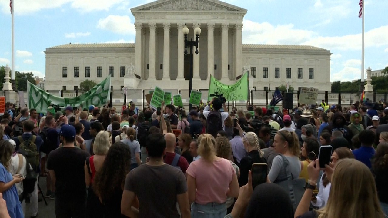 Etats-Unis : la Cour suprême enterre le droit à l'avortement