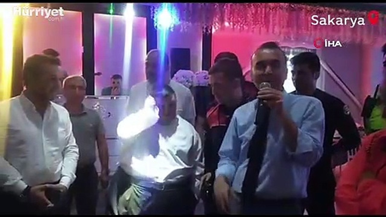 Özel gereksinimli gence doğum günü kutlaması