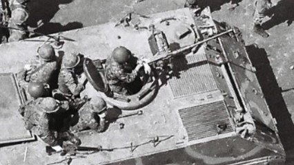 5·18 당시 계엄군의 '자위권' 주장 뒤집는 사진 발견 / YTN