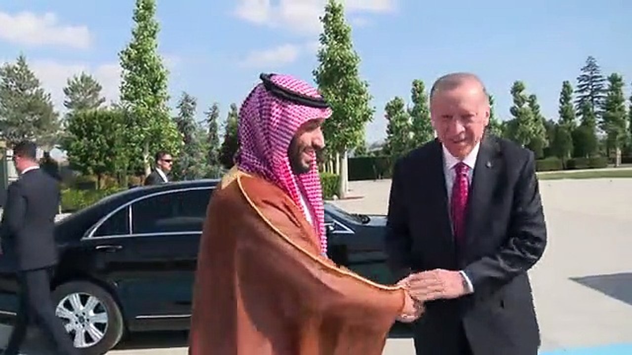 بالصور.. مراسم استقبال الرئيس التركي لولي العهد في العاصمة أنقرة
