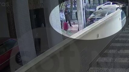 Momento em que Milton Ribeiro é levado preso pela PF