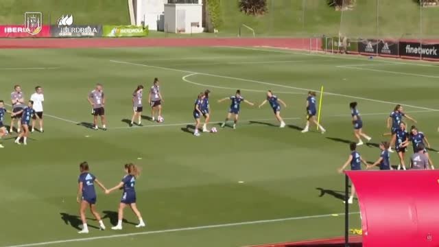 La selección femenina se entrena en Las Rozas mermada por el coronavirus